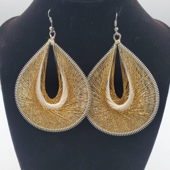 NWOT METALLIC THREAD TEARDROP EARRINGS - Picture 1 of 3